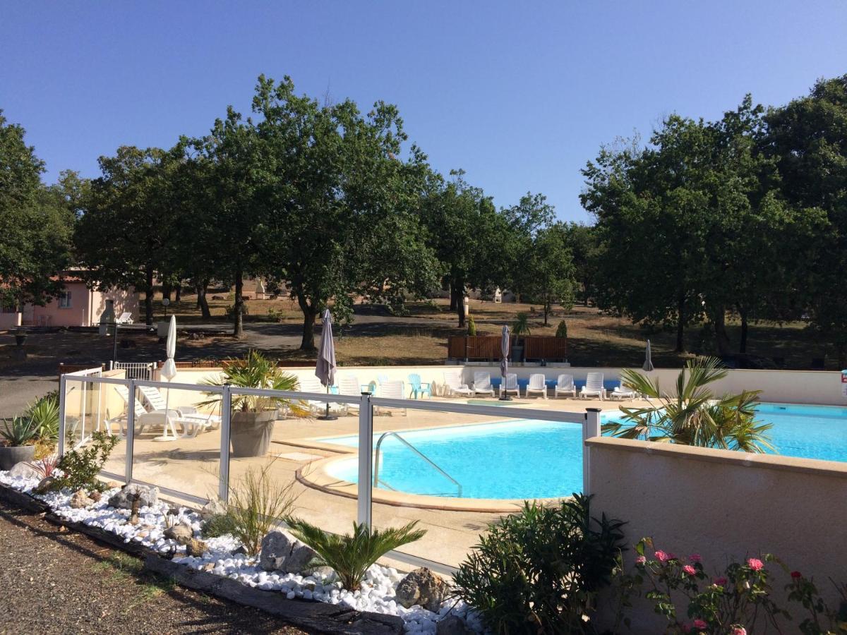 Hotel Les Sentiers Du Causse Lentillac du Causse Esterno foto