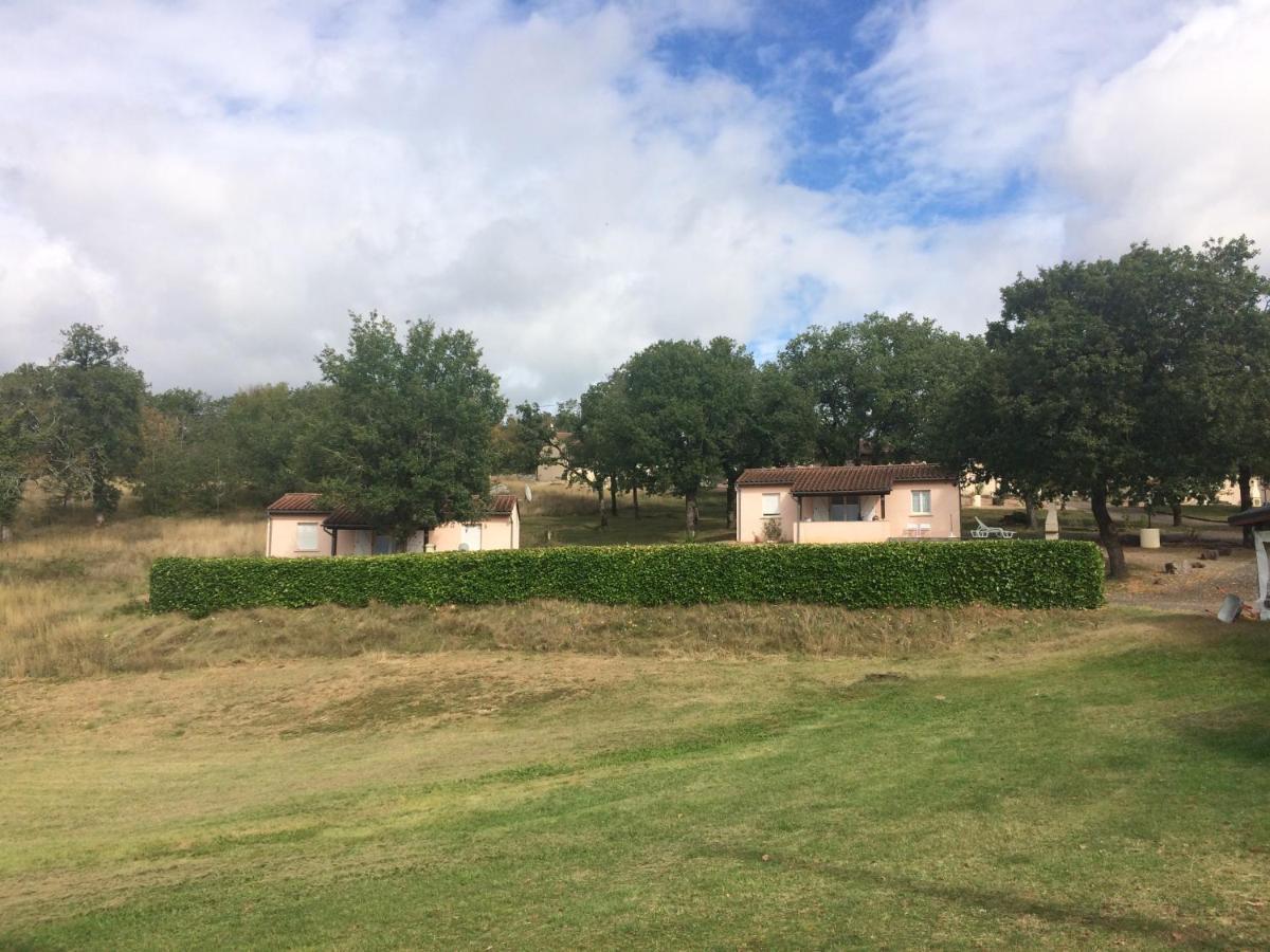 Hotel Les Sentiers Du Causse Lentillac du Causse Esterno foto