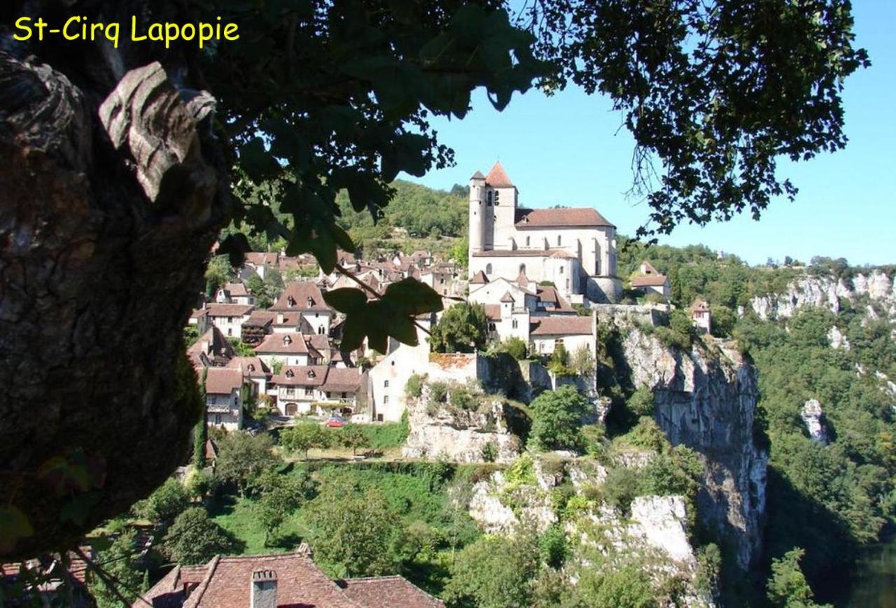 Hotel Les Sentiers Du Causse Lentillac du Causse Esterno foto
